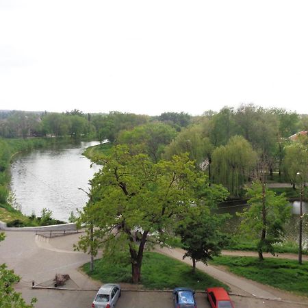 Староярмаркова С Видом На Парк И Реку Krivoy Rog Bagian luar foto